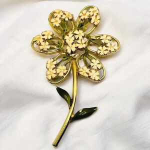 Vintage Enamel Gold Tone Flower Daisy Brooch